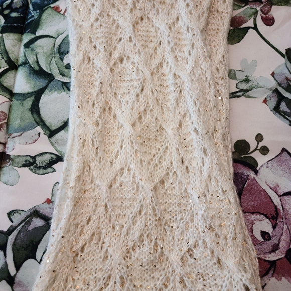 Beautiful Infinity Scarf! - Picture 2 of 4